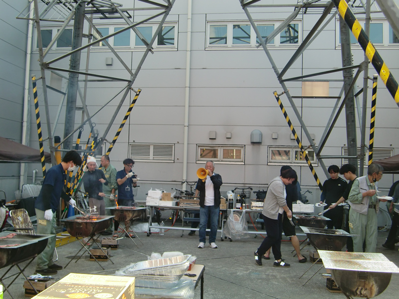 ⑥会社に戻ってBBQ